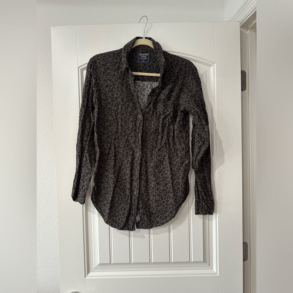 ABERCROMBIE & FITCH PRINTED LONG SLEEVE